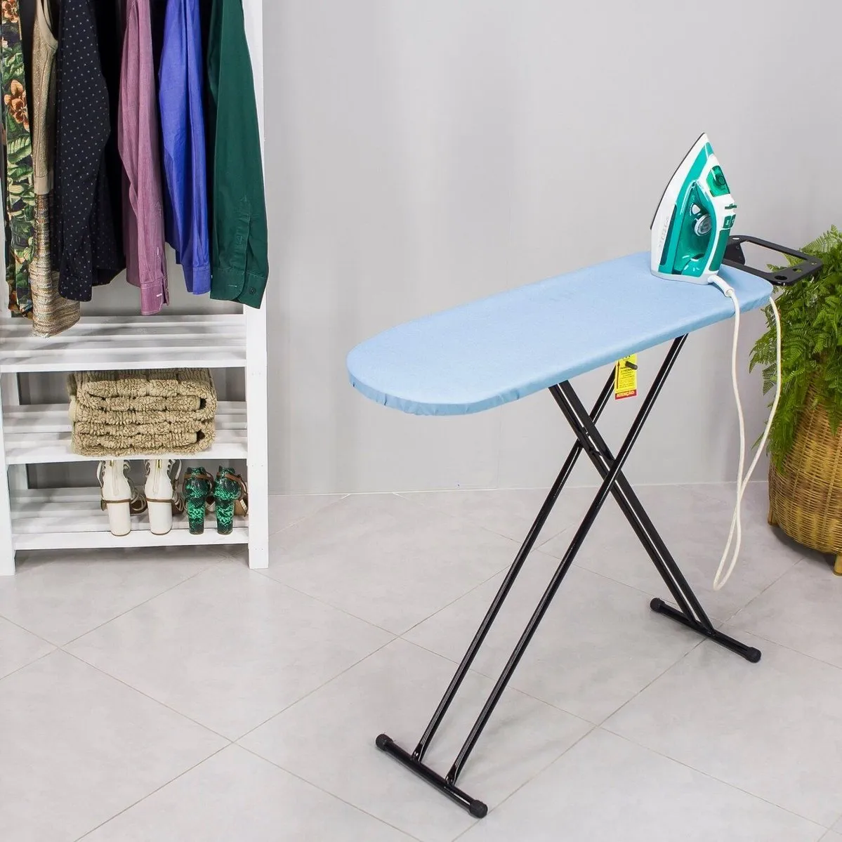 ferro de passar e tabua de passar